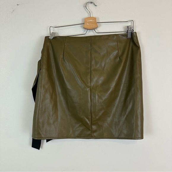 Vero Moda | Brown Faux Leather Faux Wrap Look Mini Skirt Size Large - Picture 5 of 6